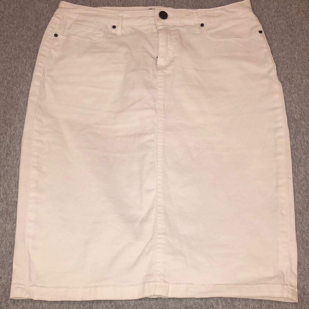 White Kardashian skirt